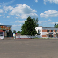 Проходная и производственно-технологическая лаборатория (справа) ОАО "Калинковичихлебопродукт"