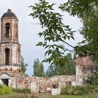 Церковь Происхожения Честных Древ Креста Господня в селе Спасское