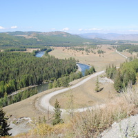 Река Бошкаус, вдали Улаган. 2011.