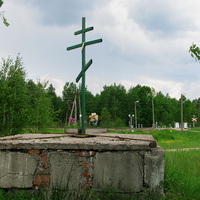 Крест при въезде в деревню со стороны д. Замостье