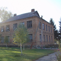 Старое здание Четырбокской сельской школы