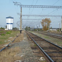 Железнодорожные пути и водонапорная башня