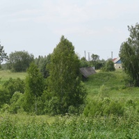 Деревня Новоселки, вид с противоположной слободы.