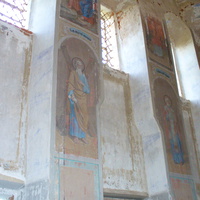 Фрески на стенах церкви