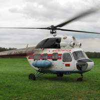 Вертолет Ми-2 на поле возле д. Козенки