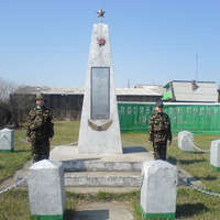 Памятник павшим героям-землякам