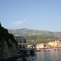 Гостиница около берега