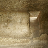 Чуфут-Кале. Пещеры у южных ворот