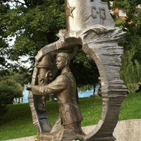 Памятник подводнику Александру Маринеско