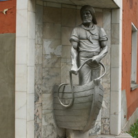 Скульптура немецкого моряка.