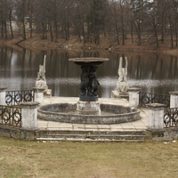 Чугунная чаша фонтана