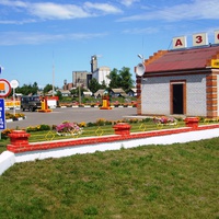 АЗС "Южная" на фоне элеватора (с.Екатеринославка).