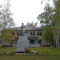Памятный знак в честь Ф.Э.Дзержинского на станции установлен перед зданием администрации в 1975 году в селе Беленихино