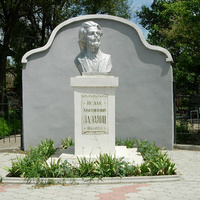 Памятник Лалаянц