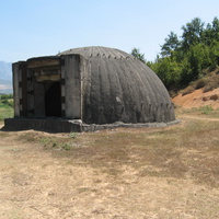 Тирана. Бункер в окрестностях Тираны.