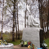 Памятник погибшим землякам в п.Андраны
