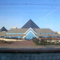 Челябинск. Привокзальная площадь. Вид с поезда