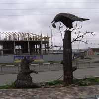 Белгород. Скульптура "Ворона и Лисица" на АЗК № 19. Михайловское шоссе.