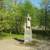 Дружная горка, памятник Ленину у стекольного завода.