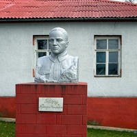 Памятник А. П. Гайдару.