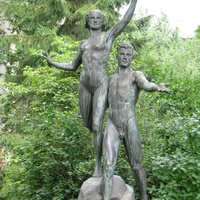 Скульптура Комсомольцы на ул. Уральской