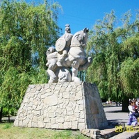 Киев, Пейзажная аллея, памятник князю Святославу