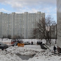 Во дворе, Загорьевская 5