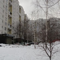 Во дворе, Загорьевская 3