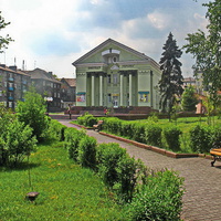 Сквер возле "Украины"