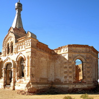 Заброшенная церковь "Трех святителей" в селе  Большой  Могой