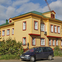 Здание дирекции музея "Малые Корелы"