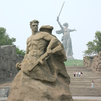 Монумент «Стоять насмерть»
