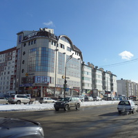 Южно-Сахалинск. Угол улиц Ленина и Емельянова.