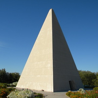 Пирамида А.Е.Голода