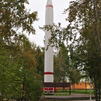 Мирный. Памятник, ракета.
