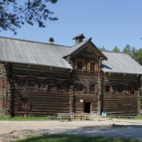 Дом-двор Пухова