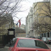 Слева: Особняк Маргариты Кирилловны Морозовой (посольство Дании) в Пречистенском (Мёртвом) переулке