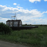 Дом с ветряком