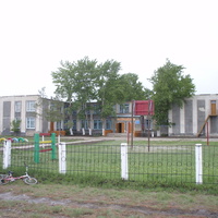 с. Ускль. Школа весной 2011г.