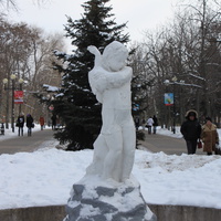 Белгород. "Девочка с гусем" - самый старый фонтан города (1953 г.).