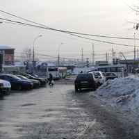 Стоянка машин на тротуаре к метро Царицыно