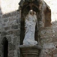Статуя Богоматери на улице Рыцарей