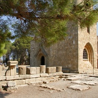 Руины храма Афины в Филеримском монастыре
