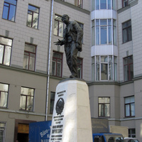 Памятник революционеру Вацлаву Вацлавовичу Воровскому