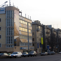 Шлюзовая наб., 2/1 (В 1933 г. по проекту Фельдзера на участке бывшей прядильной фабрики «Красное веретено» )