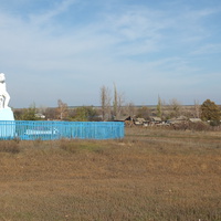 братская могила на северной окраине хутора