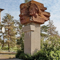 Памятник Поддтелкову и Кривошлыкову