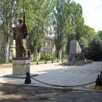 Памятник погибшим воинам дизелестроительного завода имени Кирова