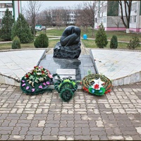 Квартал В-У, сквер памяти жертв терракта 16 сентября 1999 года