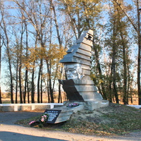 памятник на месте гибели летчика
